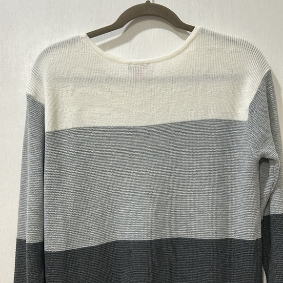 VINCE CAMUTO SWEATER LONG SCOOP NECK SLEEVE SIZE SMALL - Picture 3 of 9